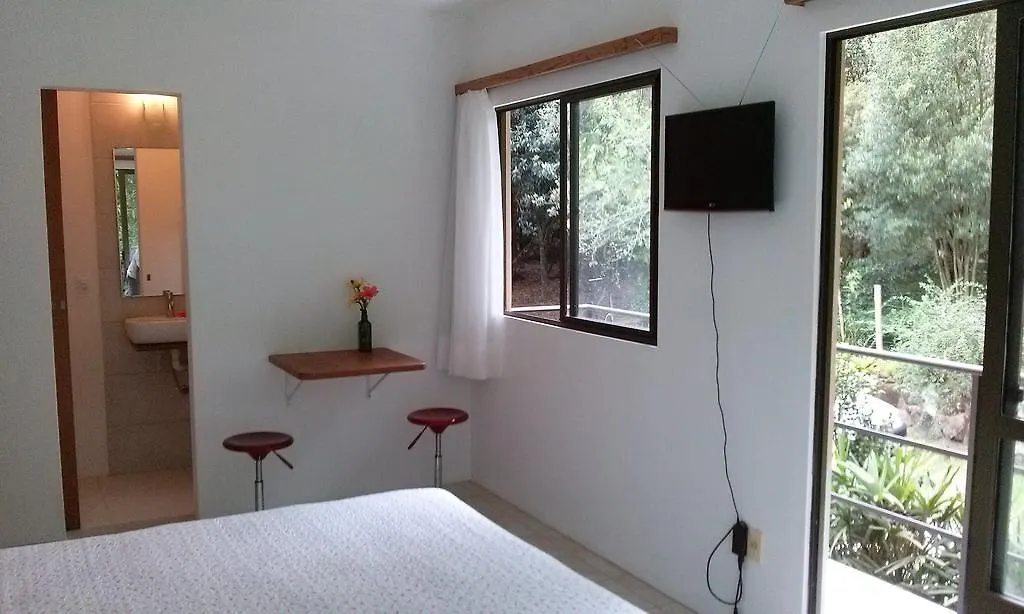 Pensión Hotel Morada Colibri Gamboa